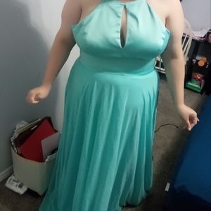 Braidsmaid dress size 24 color is spa green